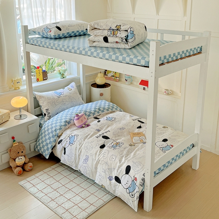 91家纺网 家纺一手货源 找家纺 三兄弟 2025新款全棉印花学生三件套床单床笠四件套被套 蓝色小狗