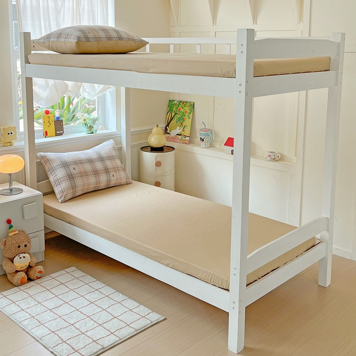 91家纺网 家纺一手货源 找家纺 三兄弟 2025新款全棉印花学生三件套床单床笠四件套被套 拿铁米