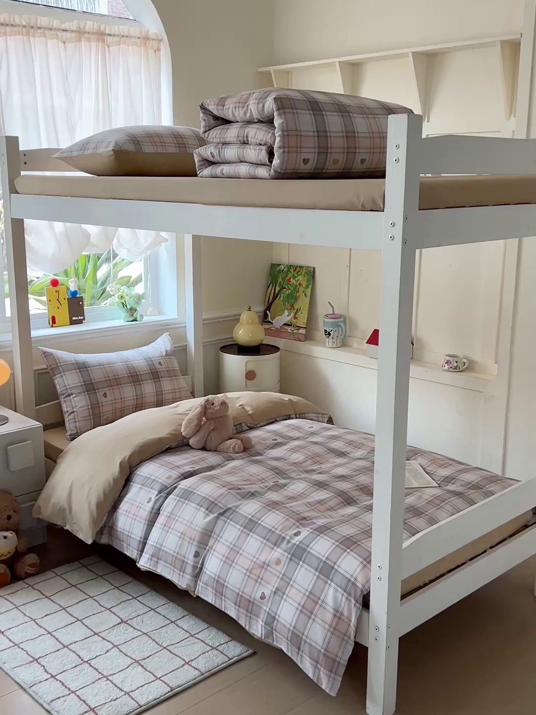 91家纺网 家纺一手货源 找家纺 三兄弟 2025新款全棉印花学生三件套床单床笠四件套被套 拿铁米