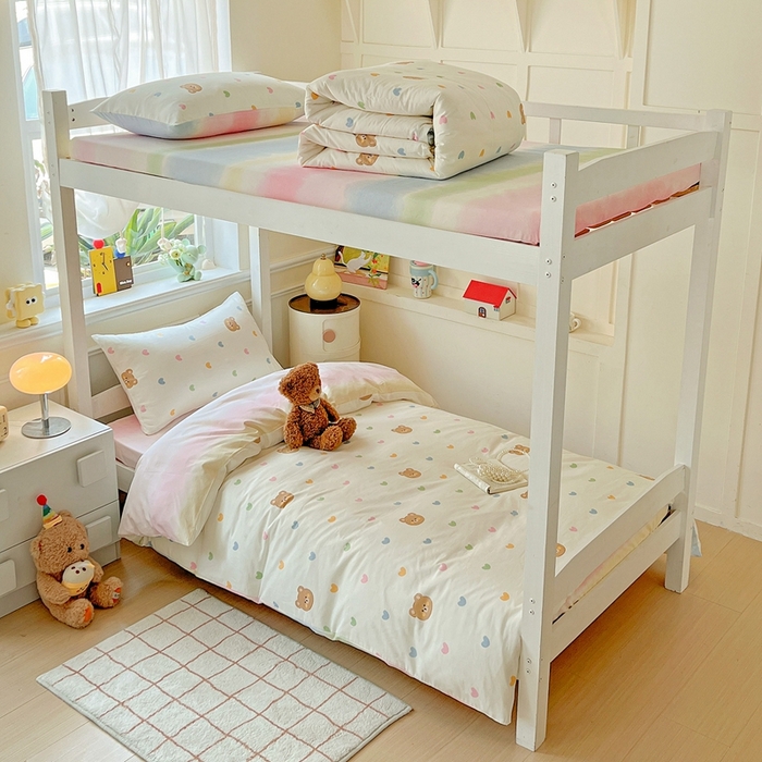 91家纺网 家纺一手货源 找家纺 三兄弟 2025新款全棉印花学生三件套床单床笠四件套被套 米洛熊