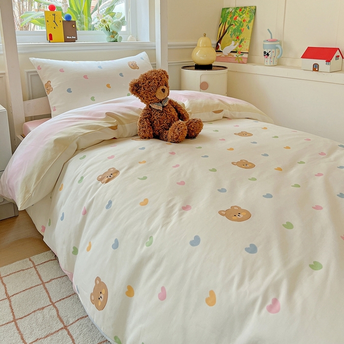 91家纺网 家纺一手货源 找家纺 三兄弟 2025新款全棉印花学生三件套床单床笠四件套被套 米洛熊