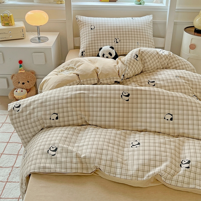 91家纺网 家纺一手货源 找家纺 三兄弟 2025新款全棉印花学生三件套床单床笠四件套被套 日系小熊猫