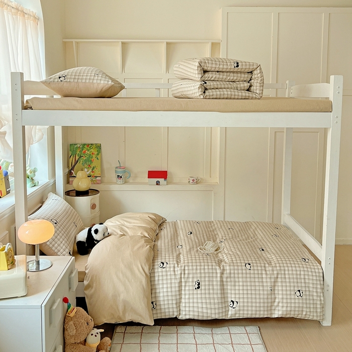 91家纺网 家纺一手货源 找家纺 三兄弟 2025新款全棉印花学生三件套床单床笠四件套被套 日系小熊猫