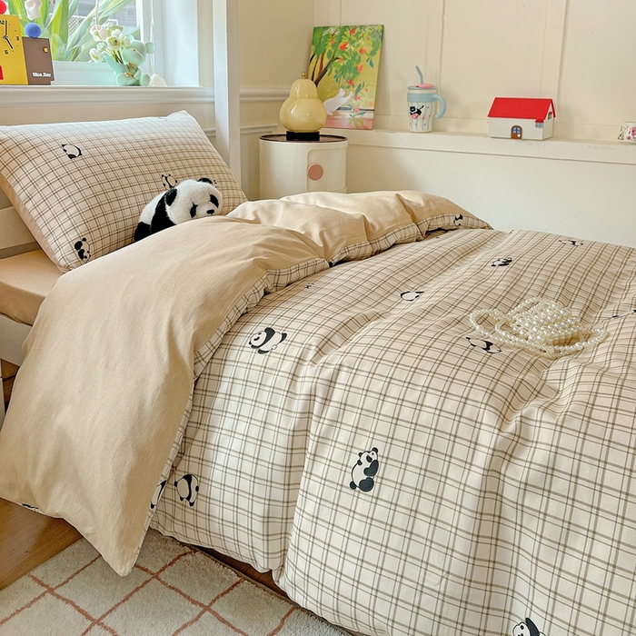91家纺网 家纺一手货源 找家纺 三兄弟 2025新款全棉印花学生三件套床单床笠四件套被套 日系小熊猫