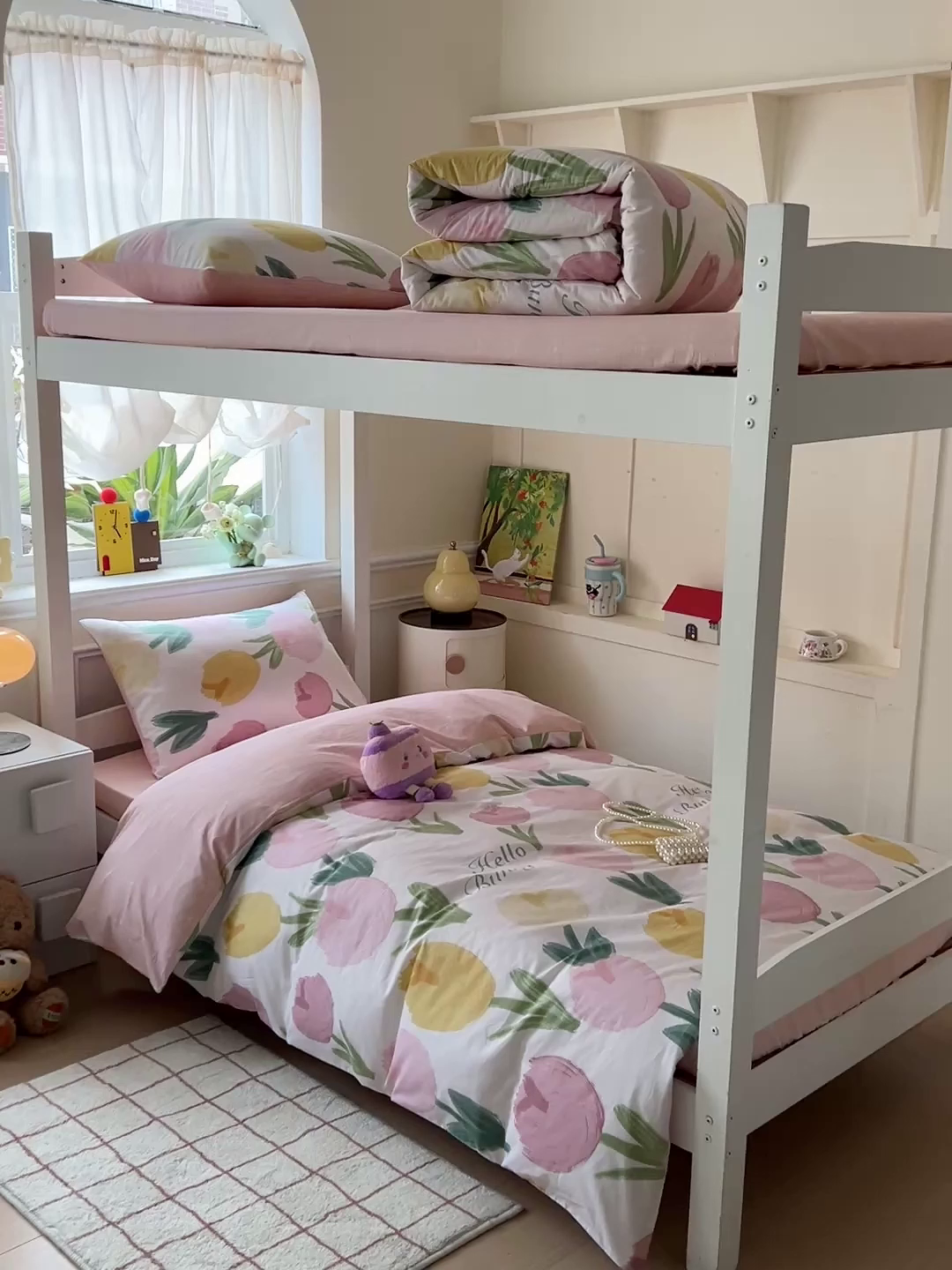 91家纺网 家纺一手货源 找家纺 三兄弟 2025新款全棉印花学生三件套床单床笠四件套被套 欣然花开