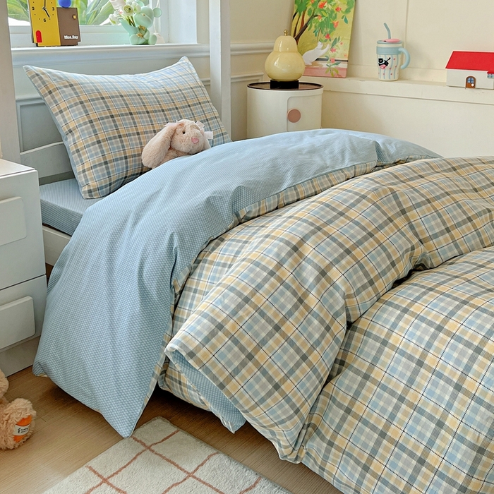 91家纺网 家纺一手货源 找家纺 三兄弟 2025新款全棉印花学生三件套床单床笠四件套被套 铂尔曼 蓝