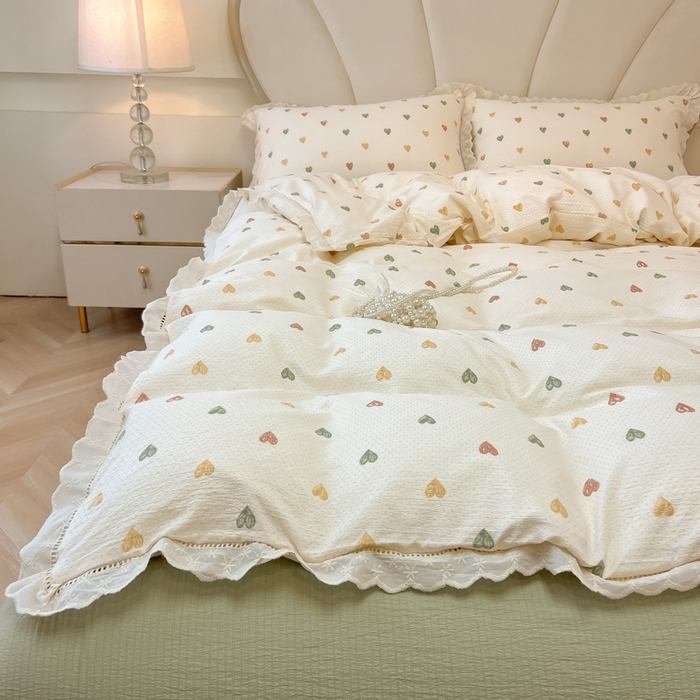 91家纺网 家纺一手货源 找家纺 （总）韩巢家纺 2025新款双层纱镂空花边被套直播热销款四件套（提供卖家秀）