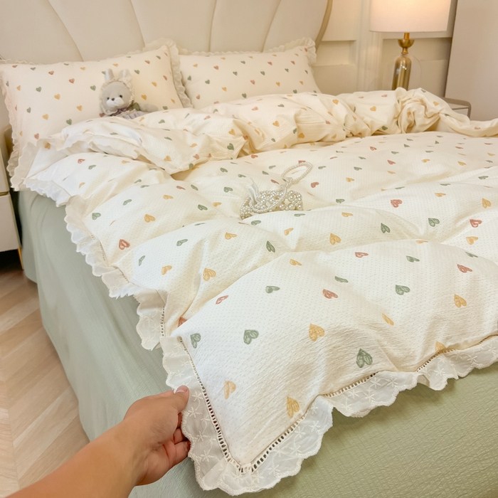 91家纺网 家纺一手货源 找家纺 韩巢家纺 2025新款双层纱镂空花边被套直播热销款四件套（提供卖家秀） 镂空花边款-浪漫世界