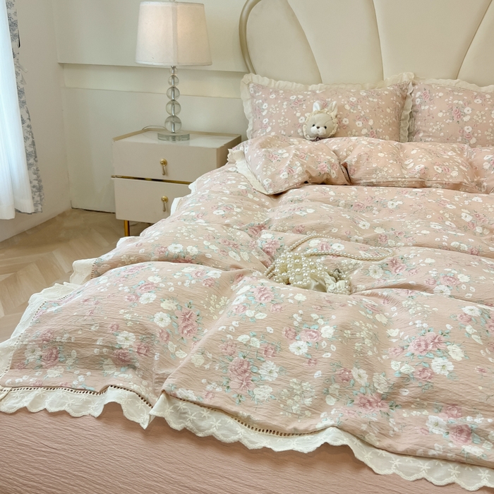 91家纺网 家纺一手货源 找家纺 韩巢家纺 2025新款双层纱镂空花边被套直播热销款四件套（提供卖家秀） 镂空花边款-爱如星辰