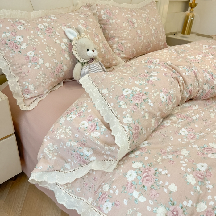 91家纺网 家纺一手货源 找家纺 韩巢家纺 2025新款双层纱镂空花边被套直播热销款四件套（提供卖家秀） 镂空花边款-爱如星辰