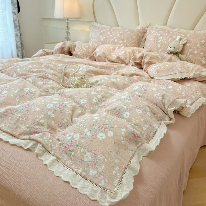 91家纺网 家纺一手货源 找家纺 韩巢家纺 2025新款双层纱镂空花边被套直播热销款四件套（提供卖家秀） 镂空花边款-爱如星辰