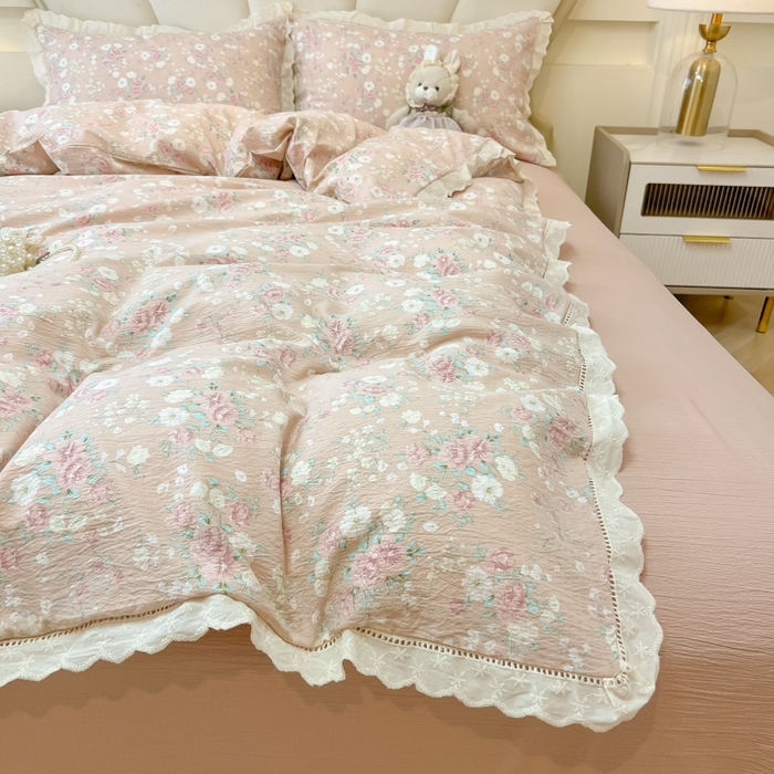 91家纺网 家纺一手货源 找家纺 韩巢家纺 2025新款双层纱镂空花边被套直播热销款四件套（提供卖家秀） 镂空花边款-爱如星辰