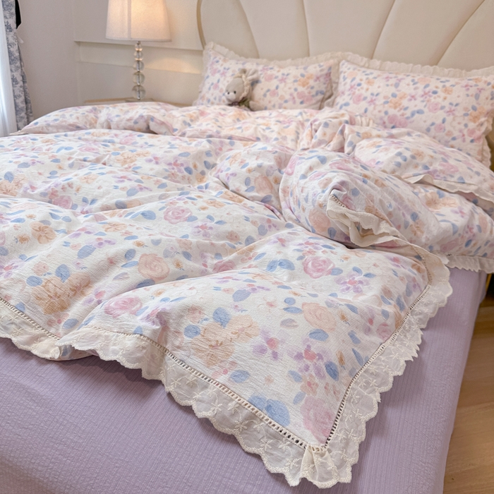 91家纺网 家纺一手货源 找家纺 韩巢家纺 2025新款双层纱镂空花边被套直播热销款四件套（提供卖家秀） 镂空花边款-时间画报-米