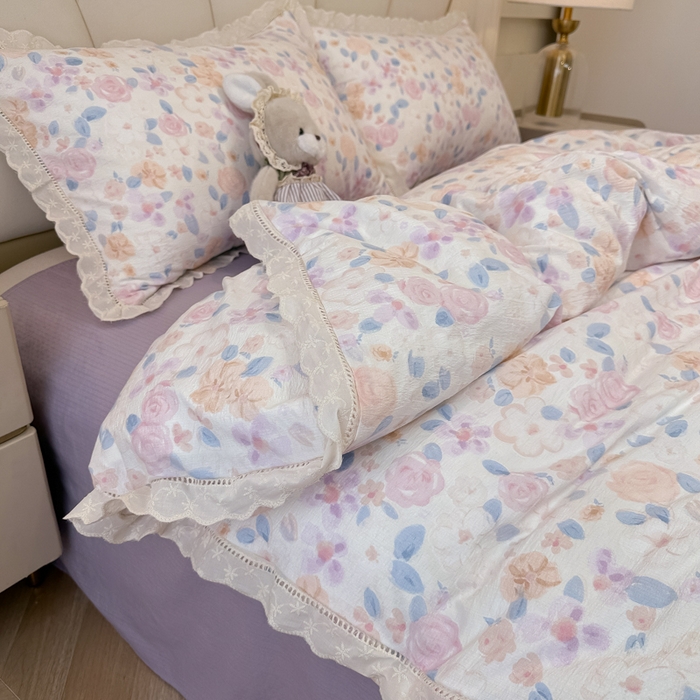 91家纺网 家纺一手货源 找家纺 韩巢家纺 2025新款双层纱镂空花边被套直播热销款四件套（提供卖家秀） 镂空花边款-时间画报-米