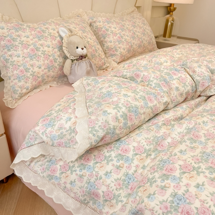 91家纺网 家纺一手货源 找家纺 韩巢家纺 2025新款双层纱镂空花边被套直播热销款四件套（提供卖家秀） 镂空花边款-童话花岛