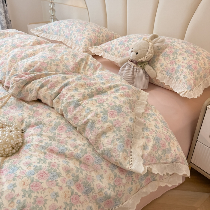 91家纺网 家纺一手货源 找家纺 韩巢家纺 2025新款双层纱镂空花边被套直播热销款四件套（提供卖家秀） 镂空花边款-童话花岛