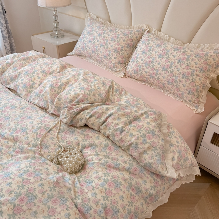 91家纺网 家纺一手货源 找家纺 韩巢家纺 2025新款双层纱镂空花边被套直播热销款四件套（提供卖家秀） 镂空花边款-童话花岛