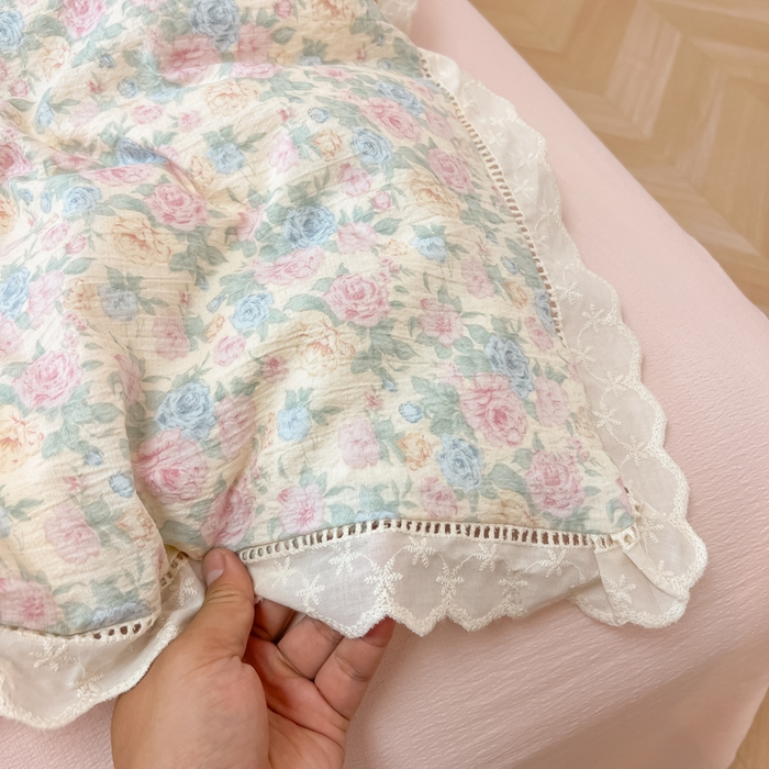 91家纺网 家纺一手货源 找家纺 韩巢家纺 2025新款双层纱镂空花边被套直播热销款四件套（提供卖家秀） 镂空花边款-童话花岛