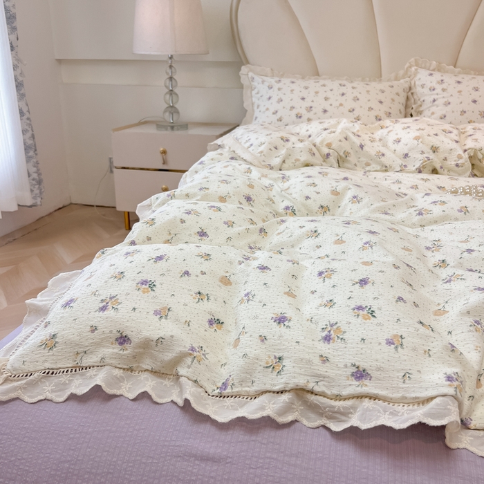 91家纺网 家纺一手货源 找家纺 韩巢家纺 2025新款双层纱镂空花边被套直播热销款四件套（提供卖家秀） 镂空花边款-紫叮兰语