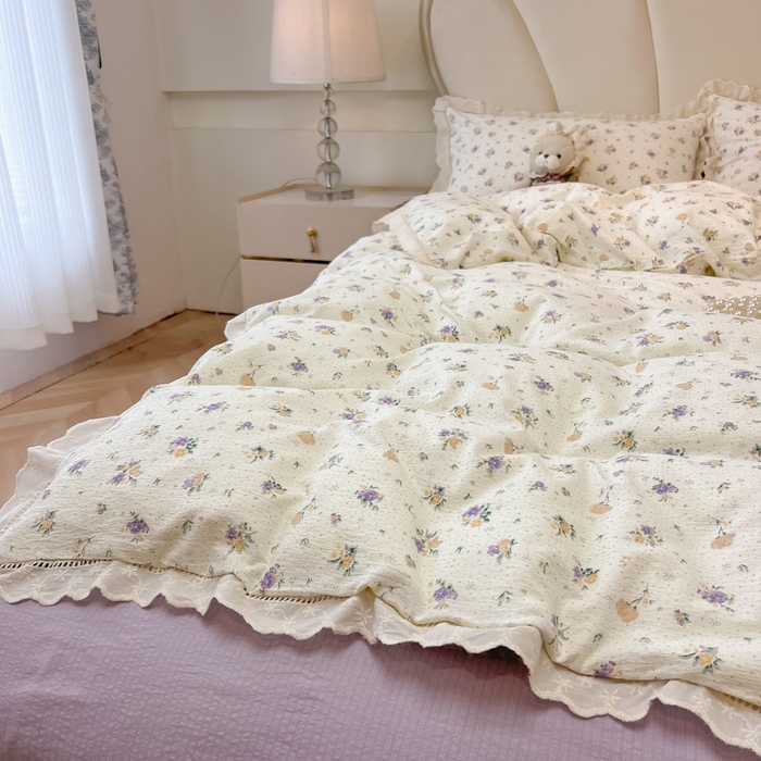 91家纺网 家纺一手货源 找家纺 韩巢家纺 2025新款双层纱镂空花边被套直播热销款四件套（提供卖家秀） 镂空花边款-紫叮兰语