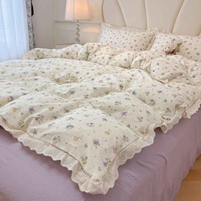 91家纺网 家纺一手货源 找家纺 韩巢家纺 2025新款双层纱镂空花边被套直播热销款四件套（提供卖家秀） 镂空花边款-紫叮兰语