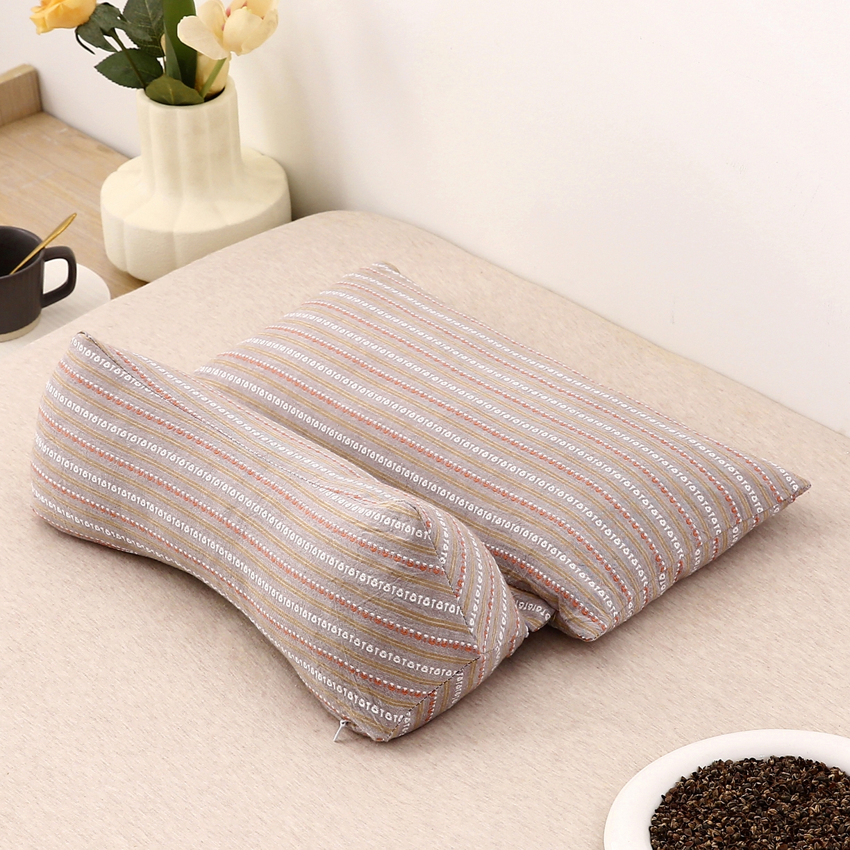 91家纺网 家纺一手货源 找家纺 （总）珍贝家纺 2025新款全棉水洗棉条纹荞麦枕二合一组合枕牵引枕  枕头枕芯