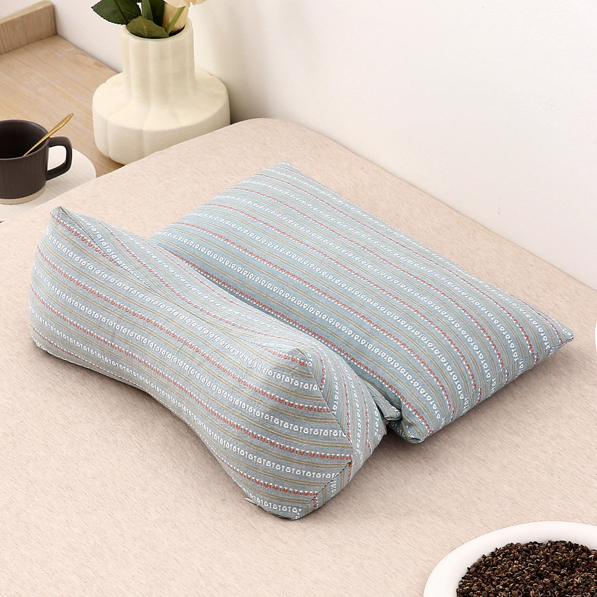 91家纺网 家纺一手货源 找家纺 （总）珍贝家纺 2025新款全棉水洗棉条纹荞麦枕二合一组合枕牵引枕  枕头枕芯