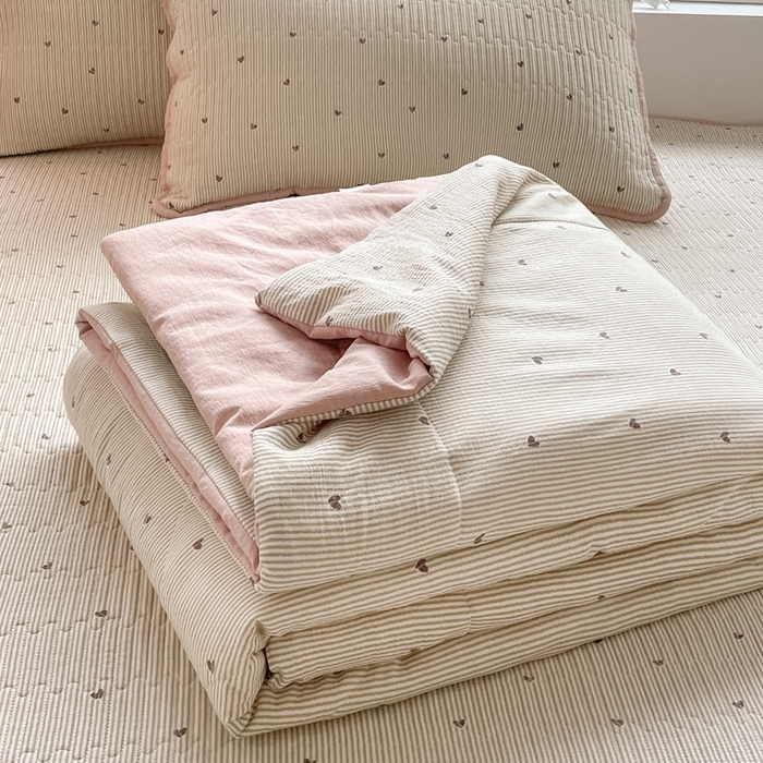 91家纺网 家纺一手货源 找家纺 小叮当家纺仓储工厂店 （提供买家秀 爆款花型 不断货）2025新款云感双层纱床盖夏被四件套 爱你