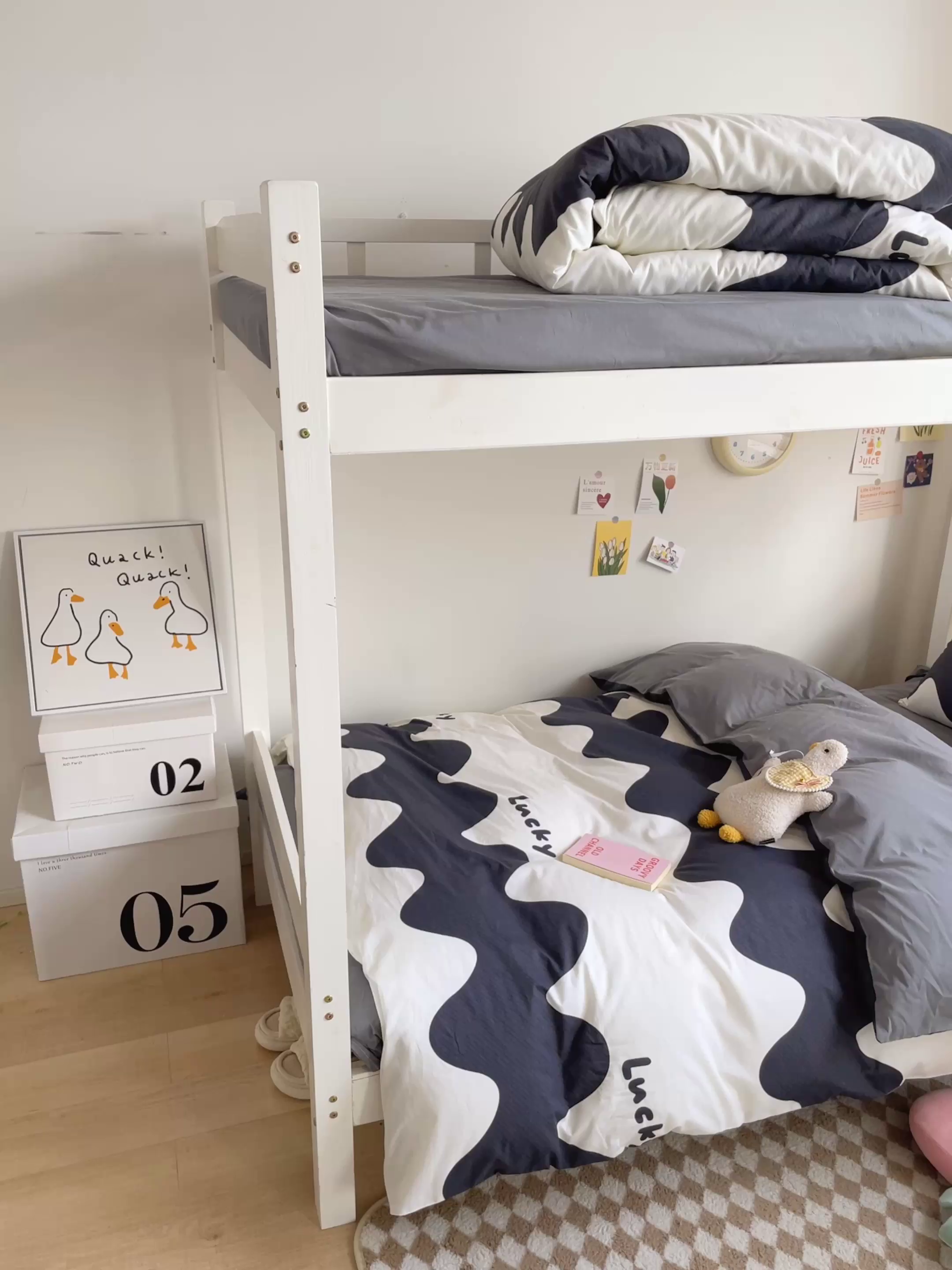 91家纺网 家纺一手货源 找家纺 金鑫汇家纺 2025新款印花花型-学生上下铺三件套 波浪世界