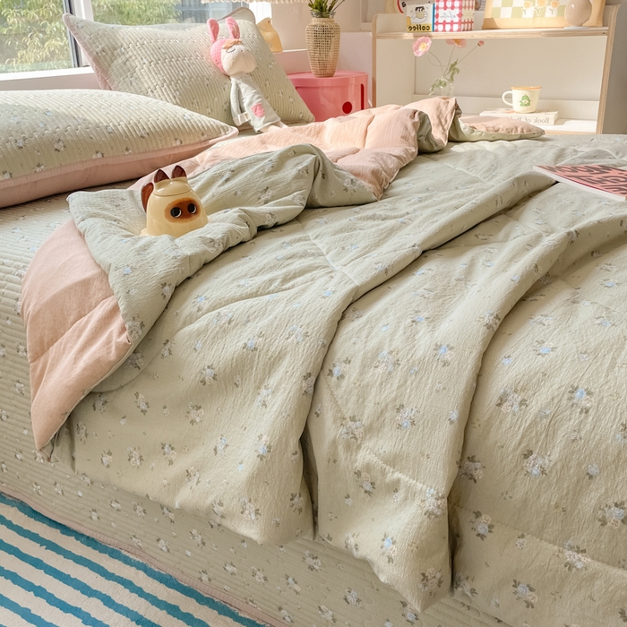 91家纺网 家纺一手货源 找家纺 小叮当家纺仓储工厂店 （提供买家秀 爆款花型 不断货）2025新款云感双层纱床盖夏被四件套 茶野