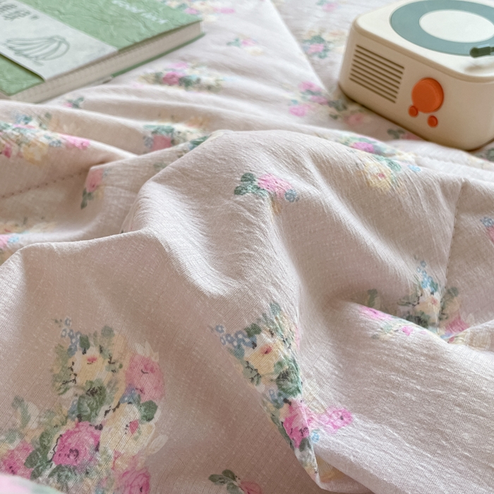 91家纺网 家纺一手货源 找家纺 小叮当家纺仓储工厂店 （提供买家秀 爆款花型 不断货）2025新款云感双层纱床盖夏被四件套 春芽