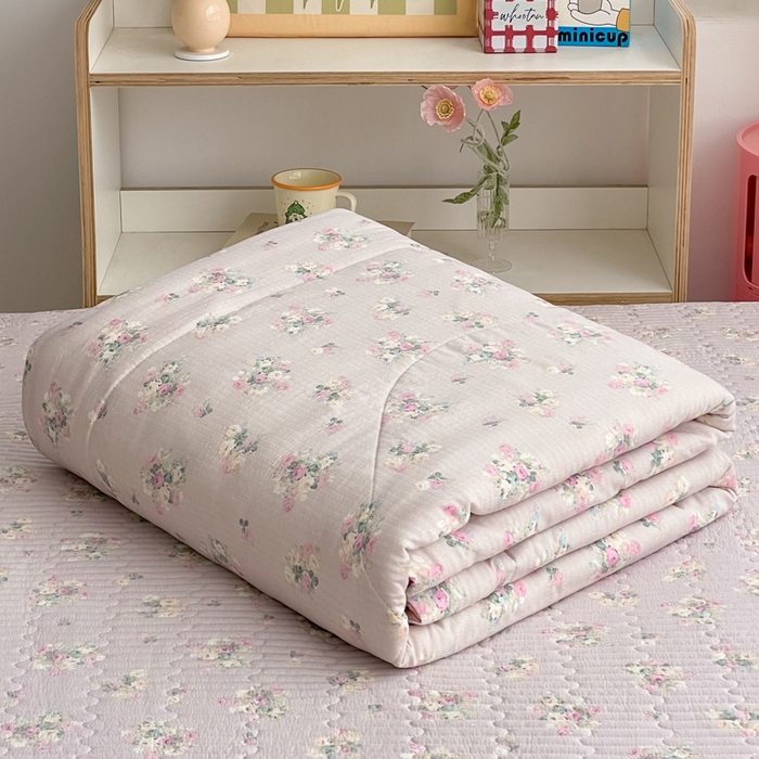 91家纺网 家纺一手货源 找家纺 小叮当家纺仓储工厂店 （提供买家秀 爆款花型 不断货）2025新款云感双层纱床盖夏被四件套 春芽