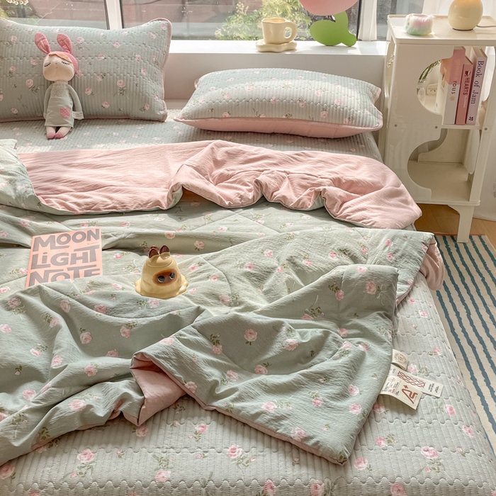 91家纺网 家纺一手货源 找家纺 小叮当家纺仓储工厂店 （提供买家秀 爆款花型 不断货）2025新款云感双层纱床盖夏被四件套 花满春