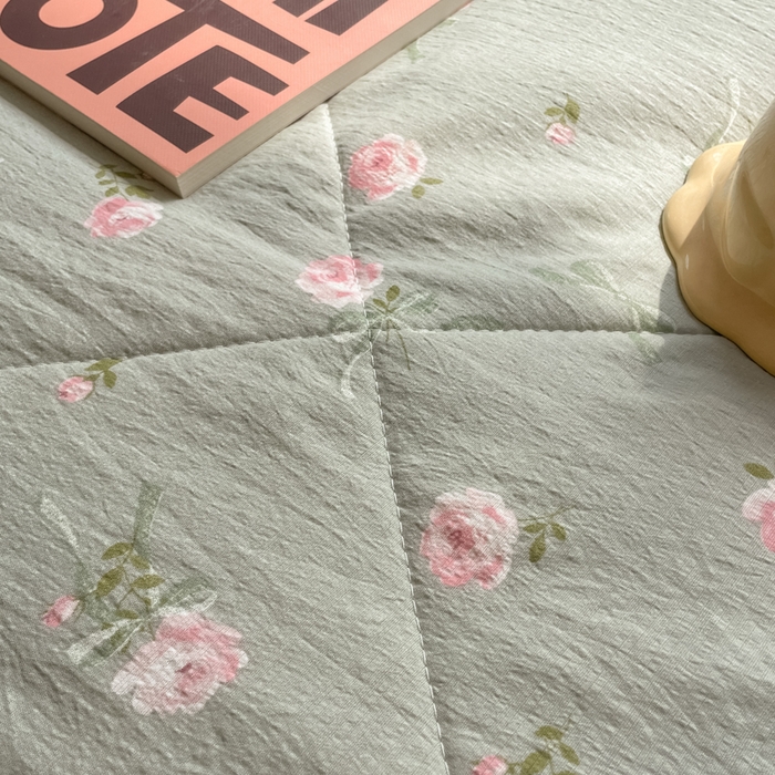 91家纺网 家纺一手货源 找家纺 小叮当家纺仓储工厂店 （提供买家秀 爆款花型 不断货）2025新款云感双层纱床盖夏被四件套 花满春