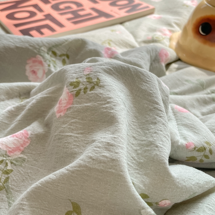 91家纺网 家纺一手货源 找家纺 小叮当家纺仓储工厂店 （提供买家秀 爆款花型 不断货）2025新款云感双层纱床盖夏被四件套 花满春