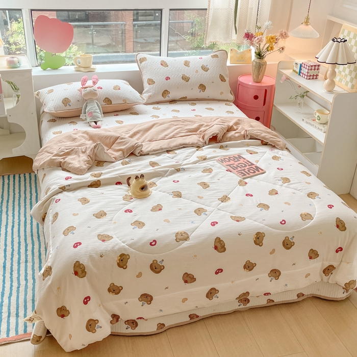 91家纺网 家纺一手货源 找家纺 小叮当家纺仓储工厂店 （提供买家秀 爆款花型 不断货）2025新款云感双层纱床盖夏被四件套 快乐小熊