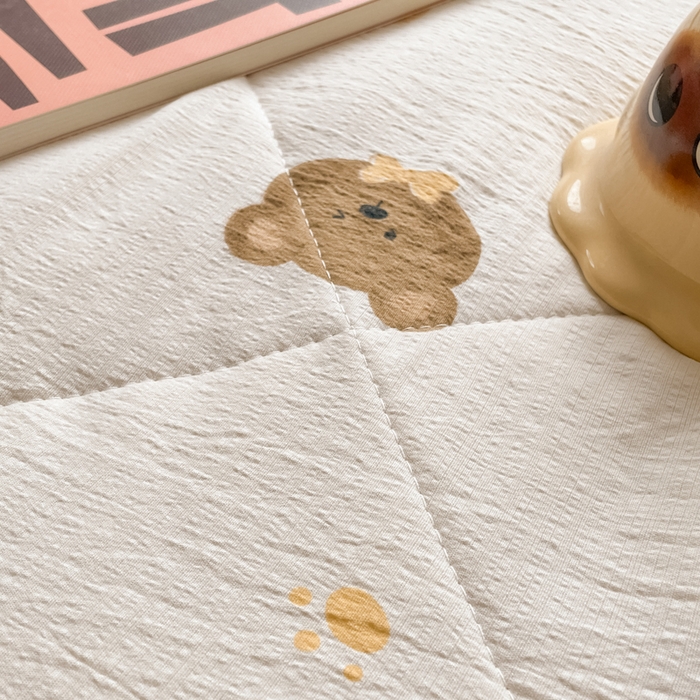 91家纺网 家纺一手货源 找家纺 小叮当家纺仓储工厂店 （提供买家秀 爆款花型 不断货）2025新款云感双层纱床盖夏被四件套 快乐小熊