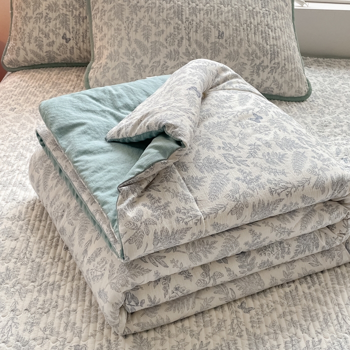 91家纺网 家纺一手货源 找家纺 小叮当家纺仓储工厂店 （提供买家秀 爆款花型 不断货）2025新款云感双层纱床盖夏被四件套 莫尼绿