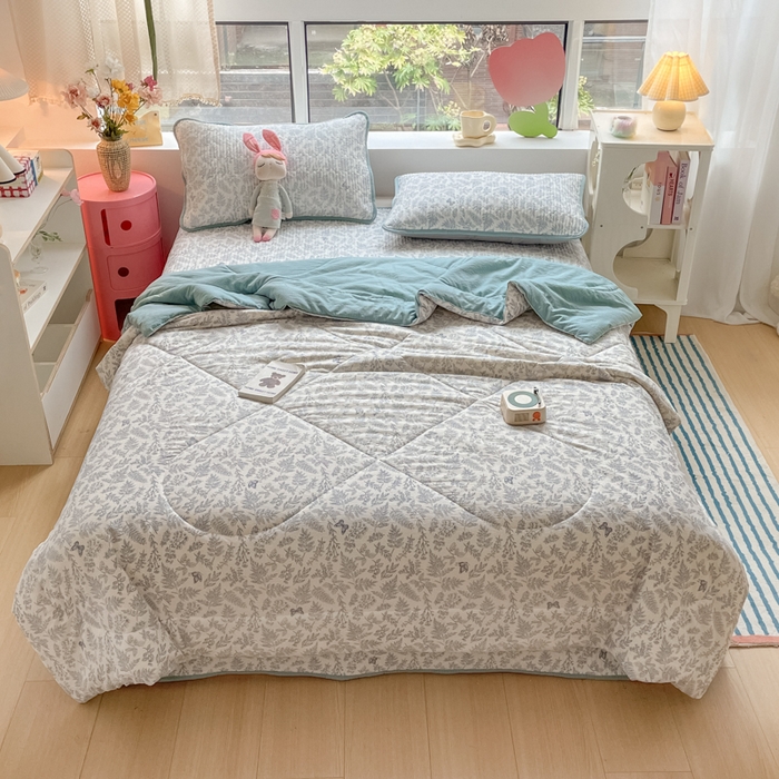 91家纺网 家纺一手货源 找家纺 小叮当家纺仓储工厂店 （提供买家秀 爆款花型 不断货）2025新款云感双层纱床盖夏被四件套 莫尼绿