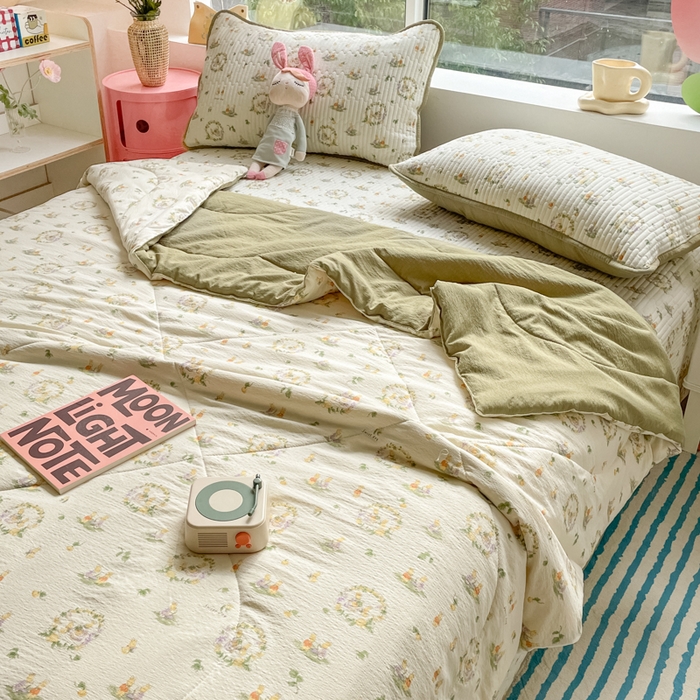 91家纺网 家纺一手货源 找家纺 小叮当家纺仓储工厂店 （提供买家秀 爆款花型 不断货）2025新款云感双层纱床盖夏被四件套 庄园兔