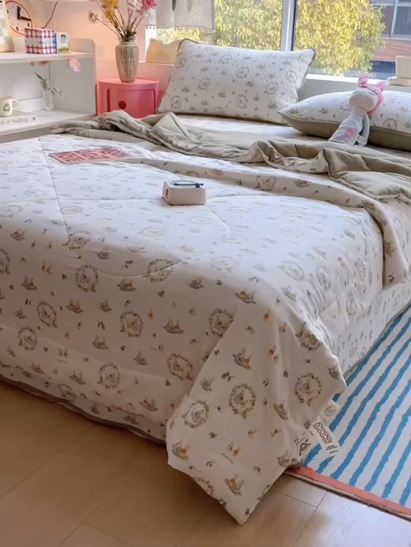 91家纺网 家纺一手货源 找家纺 小叮当家纺仓储工厂店 （提供买家秀 爆款花型 不断货）2025新款云感双层纱床盖夏被四件套 庄园兔