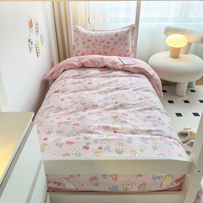 91家纺网 家纺一手货源 找家纺 金鑫汇家纺 2025新款印花花型-学生上下铺三件套 荷枝桃桃