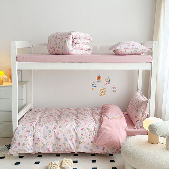 金鑫汇家纺 2025新款印花花型-学生上下铺三件套 荷枝桃桃