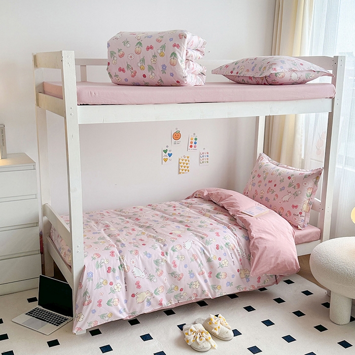 91家纺网 家纺一手货源 找家纺 金鑫汇家纺 2025新款印花花型-学生上下铺三件套 荷枝桃桃