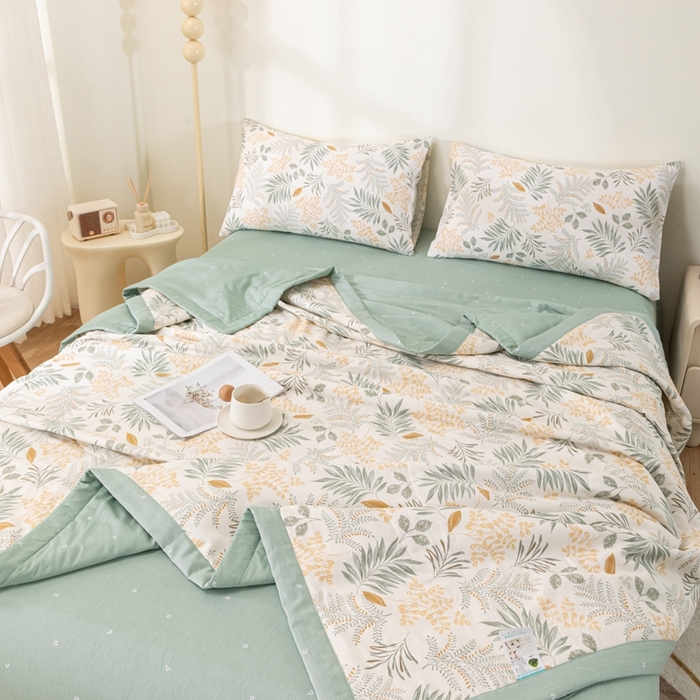 91家纺网 家纺一手货源 找家纺 小叮当家纺仓储工厂店 （提供买家秀 爆款花型 不断货）2025新款全棉A类印花纯棉花夏被可机洗空调被 花影轻颜-绿