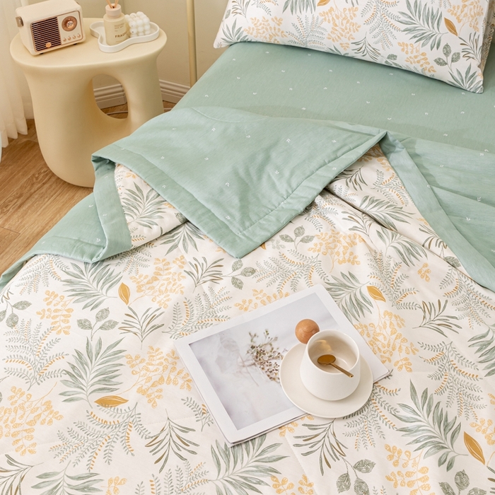 91家纺网 家纺一手货源 找家纺 小叮当家纺仓储工厂店 （提供买家秀 爆款花型 不断货）2025新款全棉A类印花纯棉花夏被可机洗空调被 花影轻颜-绿