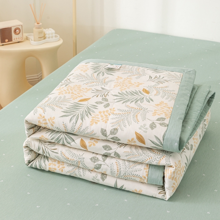 91家纺网 家纺一手货源 找家纺 小叮当家纺仓储工厂店 （提供买家秀 爆款花型 不断货）2025新款全棉A类印花纯棉花夏被可机洗空调被 花影轻颜-绿