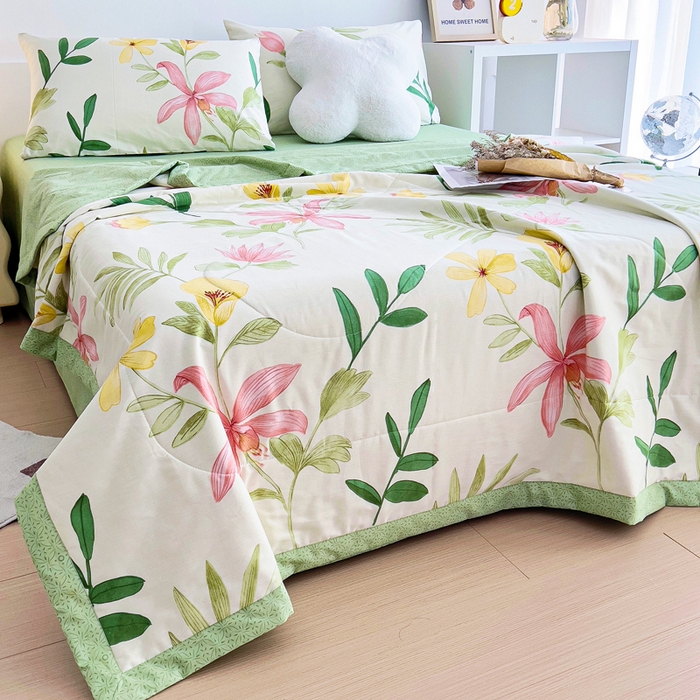 91家纺网 家纺一手货源 找家纺 小叮当家纺仓储工厂店 （提供买家秀 爆款花型 不断货）2025新款全棉A类印花纯棉花夏被可机洗空调被 花之恋-米