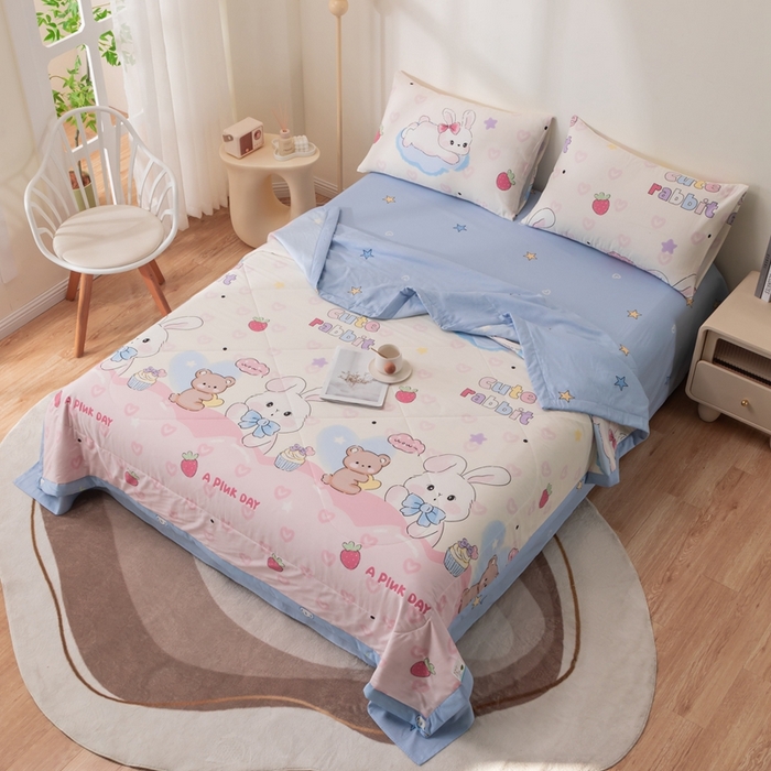 91家纺网 家纺一手货源 找家纺 小叮当家纺仓储工厂店 （提供买家秀 爆款花型 不断货）2025新款全棉A类印花纯棉花夏被可机洗空调被 机灵兔熊