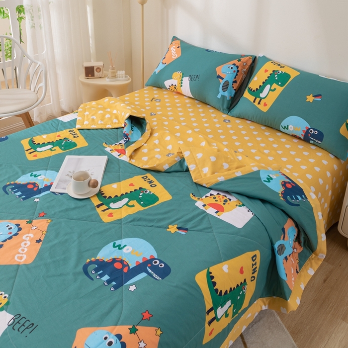 91家纺网 家纺一手货源 找家纺 小叮当家纺仓储工厂店 （提供买家秀 爆款花型 不断货）2025新款全棉A类印花纯棉花夏被可机洗空调被 恐龙家族-绿